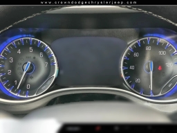 Chrysler Pacifica Select FWD 2025