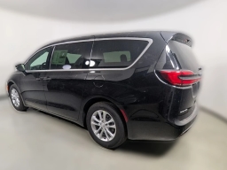 Chrysler Pacifica Select FWD 2026