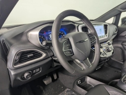 Chrysler Pacifica Select FWD 2026