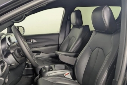 Chrysler Pacifica Select FWD 2026