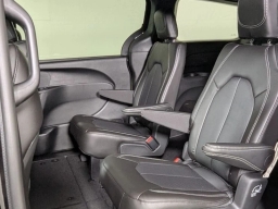 Chrysler Pacifica Select FWD 2026