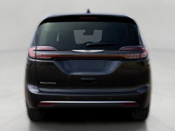 Chrysler Pacifica Select FWD 2026