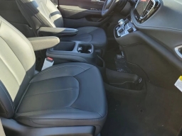 Chrysler Pacifica Select FWD 2026