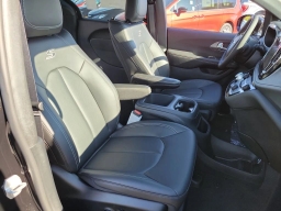 Chrysler Pacifica Select FWD 2026