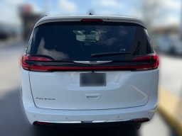 Chrysler Pacifica Select FWD 2026