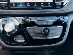 Chrysler Pacifica Select FWD 2026