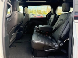 Chrysler Pacifica Select FWD 2026