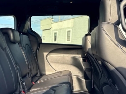 Chrysler Pacifica Select FWD 2026