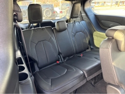 Chrysler Pacifica Select FWD 2026