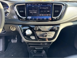 Chrysler Pacifica Select FWD 2026