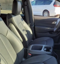 Chrysler Pacifica Select FWD 2026