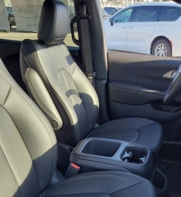 Chrysler Pacifica Select FWD 2026