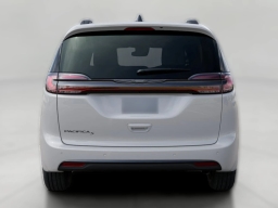 Chrysler Pacifica Select FWD 2026