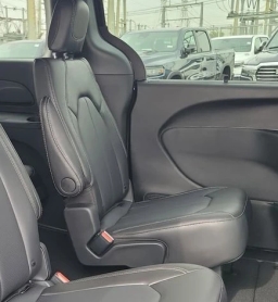 Chrysler Pacifica Select FWD 2026