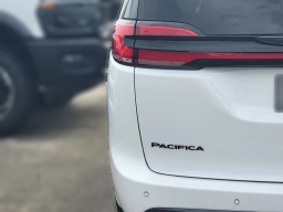 Chrysler Pacifica Select FWD 2025