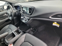 Chrysler Pacifica Select FWD 2025