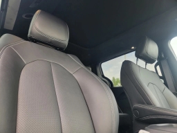 Chrysler Pacifica Select FWD 2025