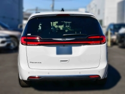 Chrysler Pacifica Select FWD 2026