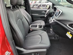 Chrysler Pacifica Select FWD 2026