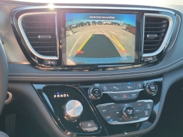 Chrysler Pacifica Select FWD 2026