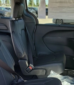 Chrysler Pacifica Select FWD 2026