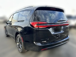 Chrysler Pacifica Select FWD 2026