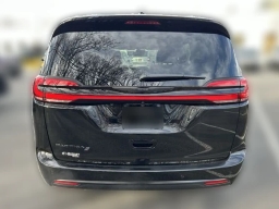 Chrysler Pacifica Select FWD 2026