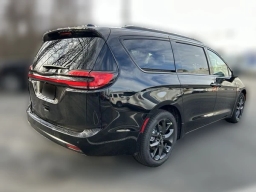 Chrysler Pacifica Select FWD 2026