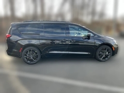 Chrysler Pacifica Select FWD 2026