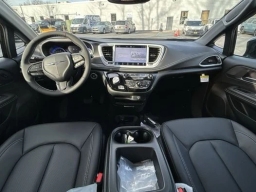 Chrysler Pacifica Select FWD 2026