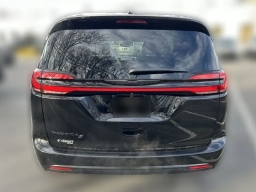 Chrysler Pacifica Select FWD 2026