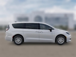 Chrysler Voyager LX FWD 2026