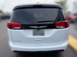 Chrysler Voyager LX FWD 2026