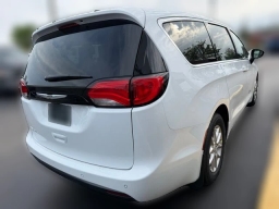 Chrysler Voyager LX FWD 2026