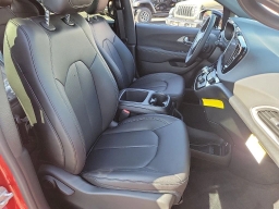 Chrysler Voyager LX FWD 2026