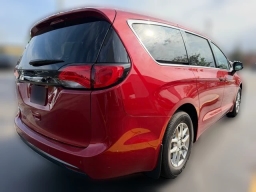 Chrysler Voyager LX FWD 2026