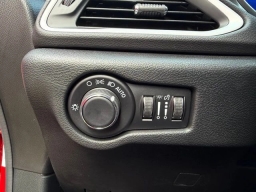 Chrysler Voyager LX FWD 2026