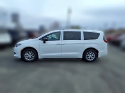 Chrysler Voyager LX FWD 2026