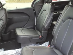 Chrysler Voyager LX FWD 2026