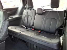 Chrysler Voyager LX FWD 2026