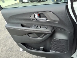 Chrysler Voyager LX FWD 2026