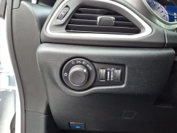 Chrysler Voyager LX FWD 2026