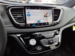 Chrysler Voyager LX FWD 2026