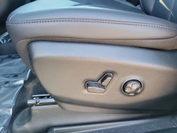 Chrysler Voyager LX FWD 2025