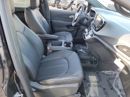 Chrysler Voyager LX FWD 2025