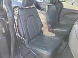 Chrysler Voyager LX FWD 2025