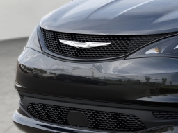 Chrysler Voyager LX FWD 2026