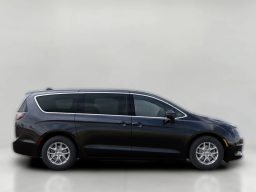 Chrysler Voyager LX FWD 2026