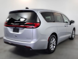 Chrysler Pacifica Limited FWD 2026