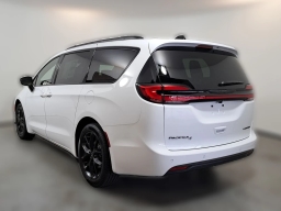 Chrysler Pacifica Limited FWD 2026